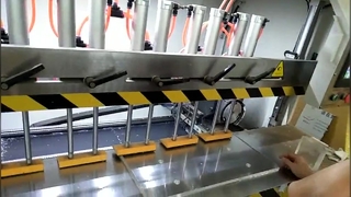 Processo di lastre acriliche